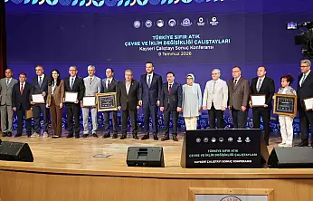 Türkiye Sıfır Atık Çalıştayı Sonuç Konferansı'nda Kayseri Büyükşehir'e teşekkür plaketi