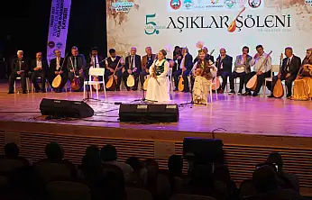 Türkiye ve Türk Dünyası'ndan aşıklar aynı sahnede buluştu