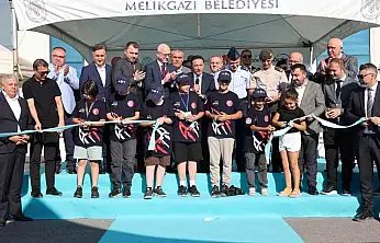 Vali Çiçek: 'Kodlamaları yaparken vatanımızın, milletimizin geleceğini kodlar gibi kodlayacağız'