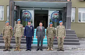 Vali Çiçek'ten göreve başlayan komutanlara ziyaret