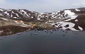 Yağışlar gölü doldurdu, karavanlar, çadırlar ve konteynerler su altında kaldı