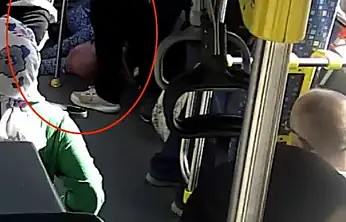 Yolcu fenalaştı, otobüs güzergah değiştirdi