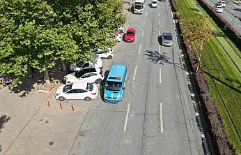 Zabıtadan yaya yoluna park eden araç ve sürücülerine denetim