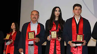 79 yaşında avukat oldu