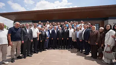 AK Parti Kayseri Teşkilatı, görevdeki 500. gününü istişare toplantısıyla taçlandırdı