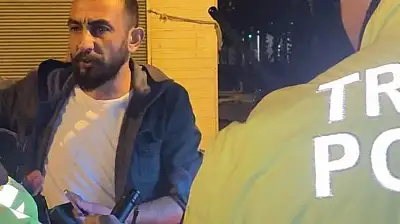 Alkollü yakalanan sürücü, ekiplere 'abartmayın' diyerek çıkıştı
