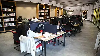 Ara tatilde Melikgazi'nin Akıl Küpü Kütüphaneleri dolup taşıyor