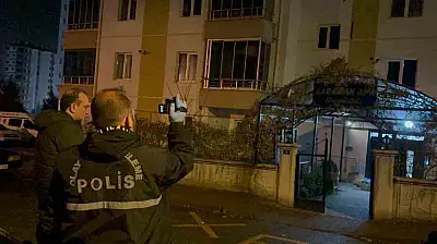 Baba-oğul arasındaki kavga kanlı bitti: 1'i ağır 2 yaralı