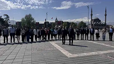 Başkan Akın: 'Plansız açılan fakülteler nedeniyle eczacılık alanında istihdam krizi yaşanmaktadır'