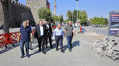 Başkan Büyükkılıç'tan Cumhuriyet Meydanı ve Yeraltı Çarşısı'ndaki yatırımlara yakın takip