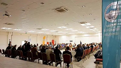 Başkan Büyükkılıç, Tomarza'da muhtarlarla istişare etti