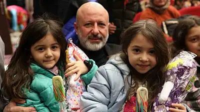 Başkan Çolakbayrakdar: 'En kıymetli hazinemiz çocuklarımızın gülümsemesidir'