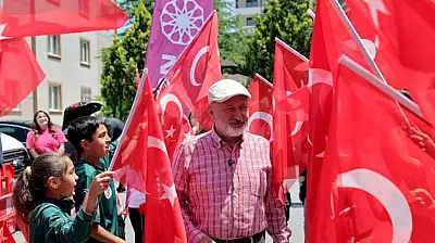 Başkan Çolakbayrakdar: 'En kıymetli hazinemiz yavrularımıza daha sağlıklı ortamlar hazırlıyoruz'
