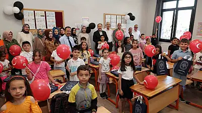 Başkan Palancıoğlu öğrencilerin karne heyecanına ortak oldu