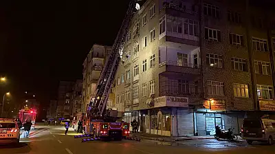 Bodrum katta çıkan yangın paniğe neden oldu