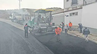 Büyükşehir'den Özvatan Küpeli Mahallesi'nde 5 bin 300 ton sıcak asfalt ile konforlu ulaşım
