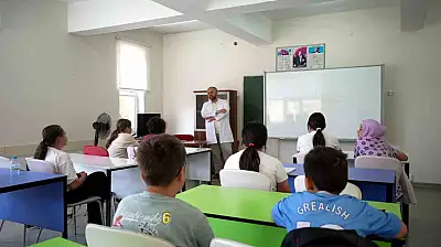Büyükşehir'in KAYMEK Yaz Okulu'nda çocuklar eğlenerek öğreniyor