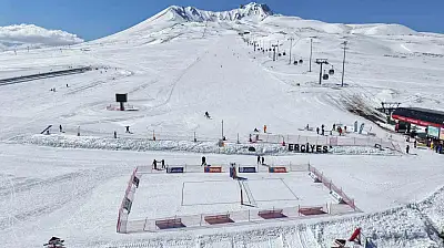 Erciyes'te kar voleybolu heyecanı başlıyor