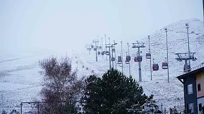 Erciyes'te kar yağışı, dağ beyaza büründü
