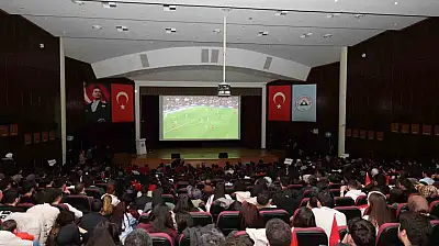 ERÜ'de milli maç heyecanı dev ekrana taşındı