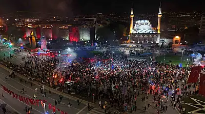 Galatasaray taraftarları Kayseri'de şampiyonluğu kutladı