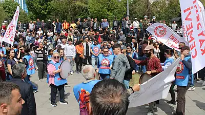 Kayseri'de 1 Mayıs halaylarla kutlandı