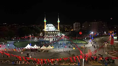 Kayseri'de 15 Temmuz'un yıl dönümünde camilerden sela yükseldi
