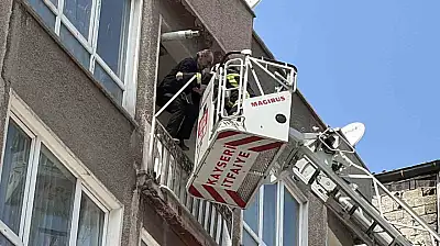 Kayseri'de 5 katlı binada yangın çıktı: 1'i bebek 5 kişi kurtarıldı