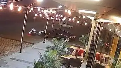 Kayseri'de bir garip kaza, motosiklet kendisine yol veren otomobile çarptı: 1 yaralı