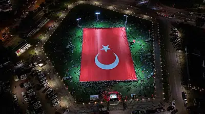 Kayseri'de dünyanın en büyük Türk bayrağı açıldı