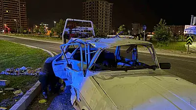 Kayseri'de iki otomobil çarpıştı: 4 yaralı