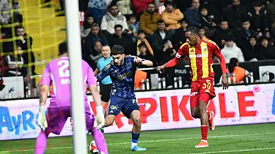 Kayserispor taraftarından Bilal'e tepki: 'Elin uzamıyor, dilin durmuyor'