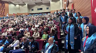 KAYÜ'de 'sadakat yeminli' mezuniyet