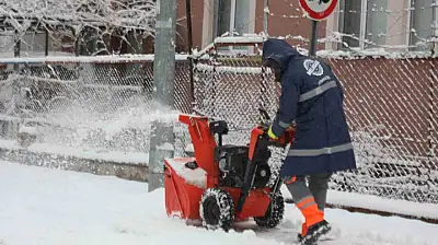 Melikgazi ekipleri 58 mahallede kar küreme çalışması yaptı