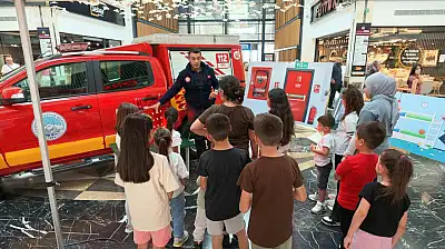 Minik itfaiyeciler, hem öğrendi hem eğlendi
