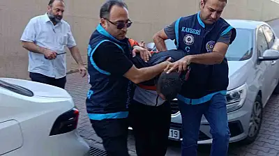 Misafir olarak gittiği evin sahibini bıçaklayarak öldüren şüpheli adliyeye sevk edildi