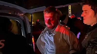 Önce telefonu, sonra da kelepçeyi bahane ederek alkol testini reddetti