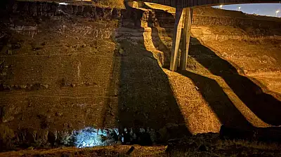 Otomobil 200 metre yükseklikten vadiye uçtu: 1 ölü