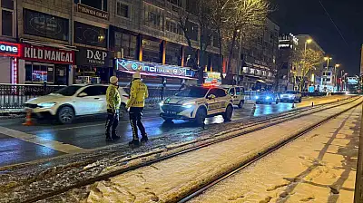 Otomobil yayaya çarptı: 1 ağır yaralı