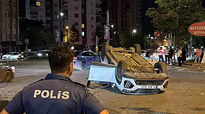 Otomobille çarpışan SUV araç takla attı: 2 yaralı