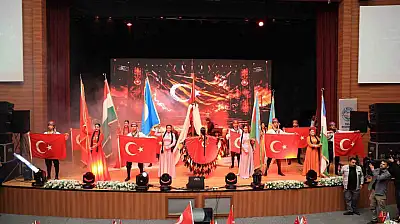 Türk Dünyası gösterisi büyüledi
