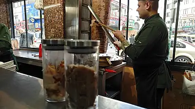 Ucuz yemek zehirlenmelere yol açıyor