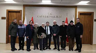 Vali Çiçek'ten afetzede ailelere anahtar teslimi