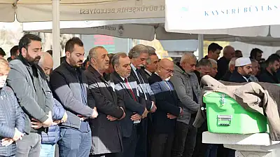 Vefat eden Öğretim Üyesi Prof. Dr. Uzmay için ERÜ'de tören düzenlendi