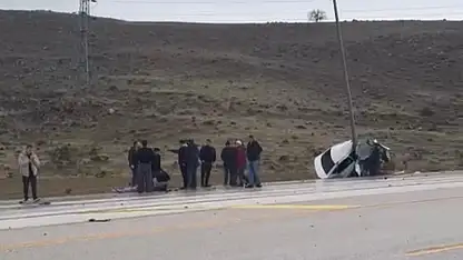 Direğe çarpan otomobil ikiye katlandı: 1 yaralı