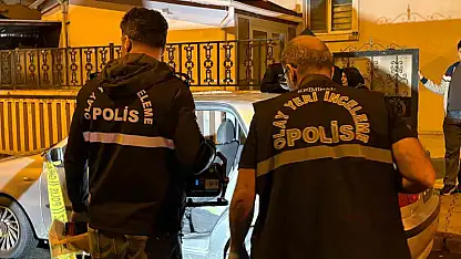 Husumetlisinin babasına ait otomobili kurşunladılar