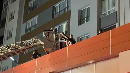 Kayseri'de 13. katta yangın: Balkondan düşen ev sahibi hayatını kaybetti