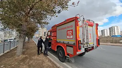 Kayseri'de kuvvetli rüzgarın bilançosu: itfaiye 32 olaya müdahale etti