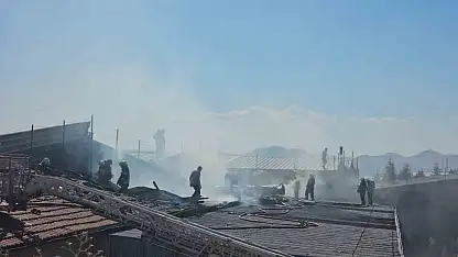 Tekstil fabrikasının depo kısmında çıkan yangın 2 saatte tamamen söndürüldü