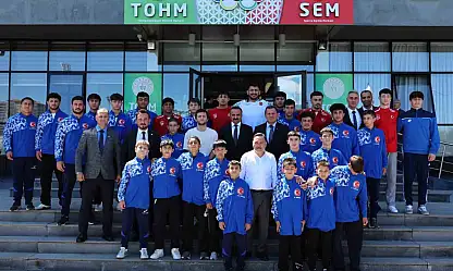 Vali Çiçek'ten Gençlik ve Spor İl Müdürlüğü'ne ziyaret